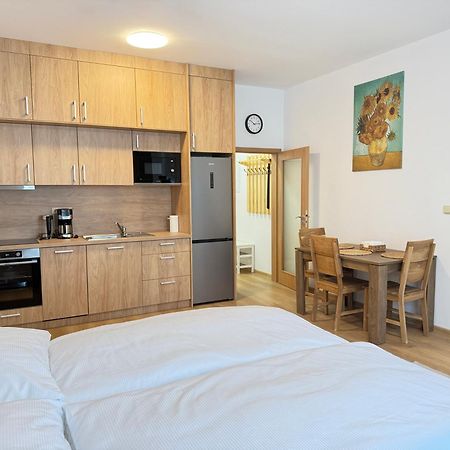 Riverside Apartment Praha Exterior photo